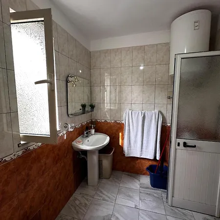 Elezi Centre 3 Appartement *